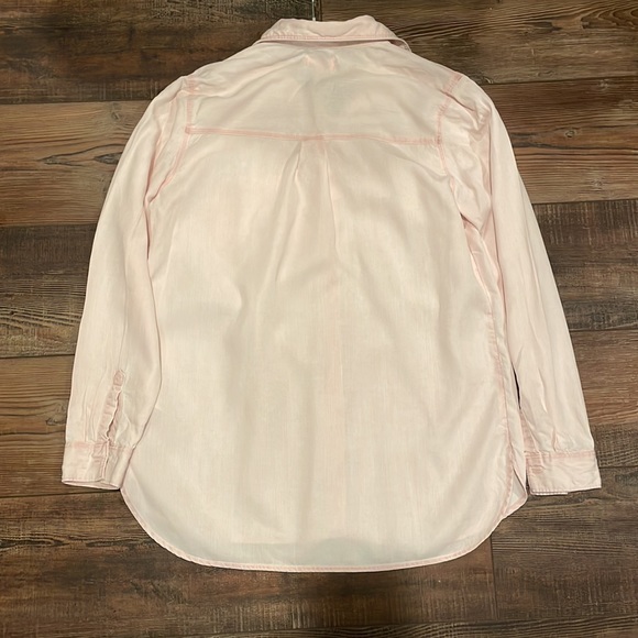 Medium Old Navy Light Pink Button Down Chambray Shirt - Picture 6 of 7